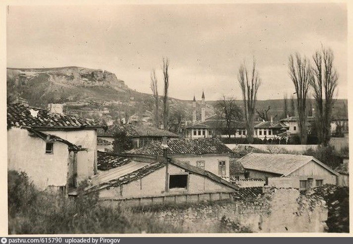 Улица в Бахчисарае. 1927 2 (700x483, 317Kb)