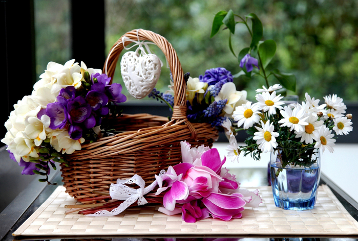 40805020-flowers-basket-wallpapers (700x472, 438Kb)