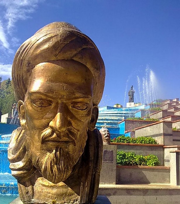 Кто такой хафиз. Хафиз Ширази 1325–1389. Шамсиддин Хафиз. Хафиз Ширази памятник. Хафиз Ширази иранский поэт.