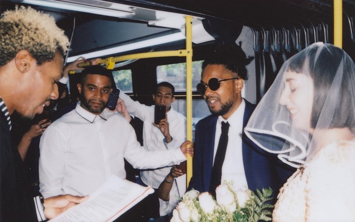 Американцы сыграли свадьбу в нью йоркском автобусе