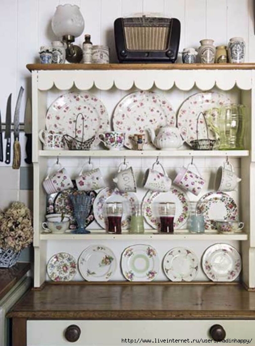 Country-cottage-kitchen-dress-with-vintage-china (515x700, 246Kb)