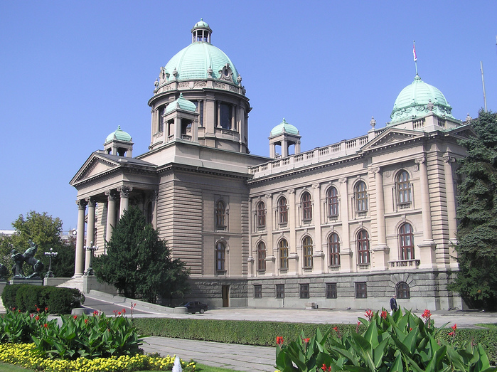 Serbian_National_Assembly_building_in_Belgrade (900x723, 248Kb)