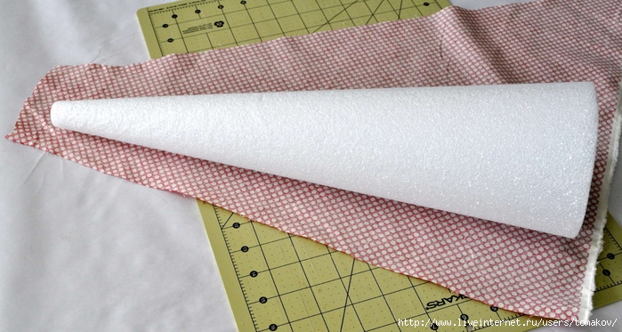 Cover-a-foam-cone-in-fabric-madeinaday.com_ (700x373, 244Kb)