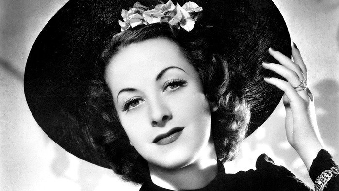 danielle_darrieux_5-h_2017 (700x394, 78Kb)