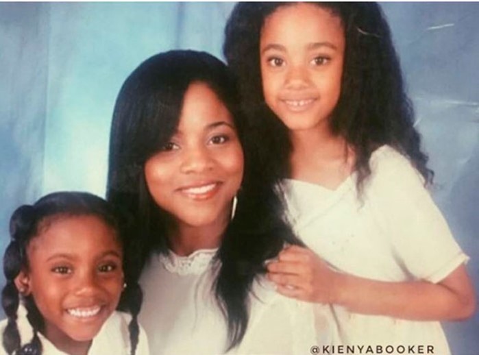 Мать троих детей в 40 лет выглядит ровесницей своих дочек