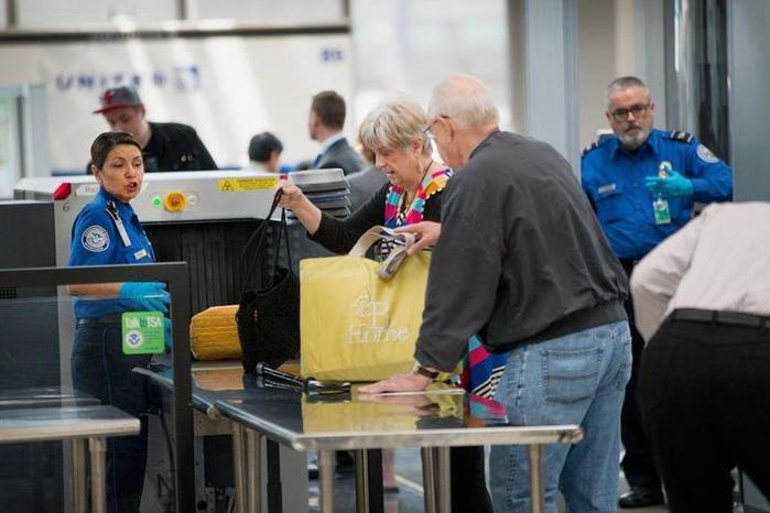 TSA — Шокирующие откровения работников аэропорта об обысках женщин и (ч)удаков