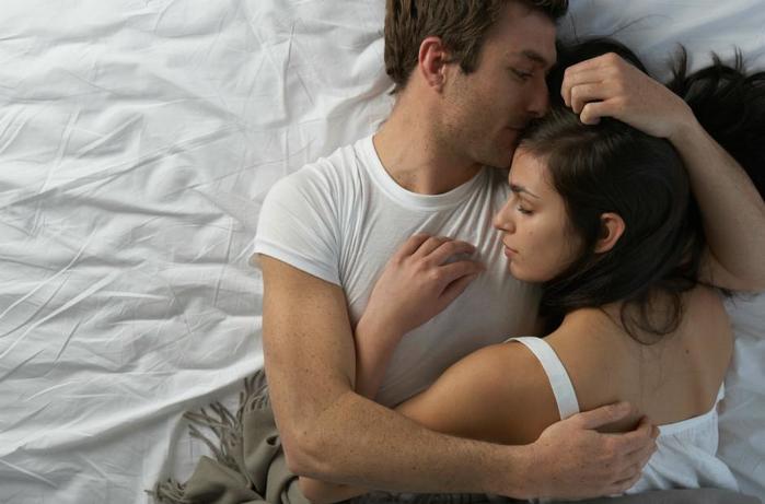 Раздельный сон супругов. Почему спать одному — полезно для здоровья