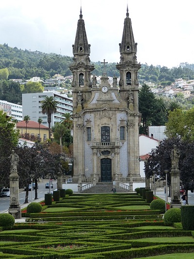 1512314716_guimaraes-226076_640 (400x533, 110Kb)