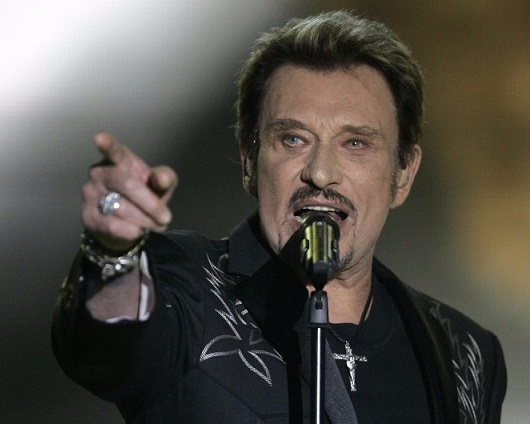 7784780840_johnny-hallyday-a-fait-savoir-sur-twitter-qu-il-etait-bien-vivant (530x424, 138Kb)