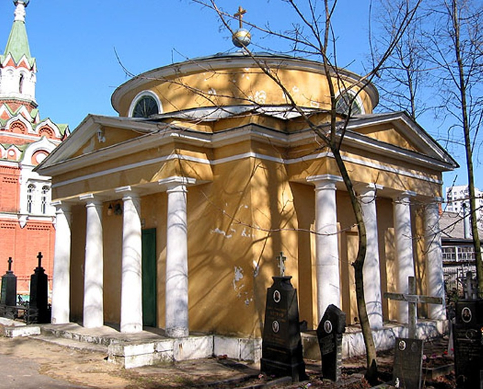 Rumyantsev_mausoleum (700x564, 486Kb)