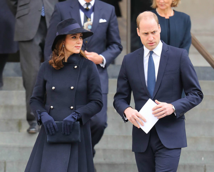 royals-grenfell-14dec17-04 (700x561, 305Kb)