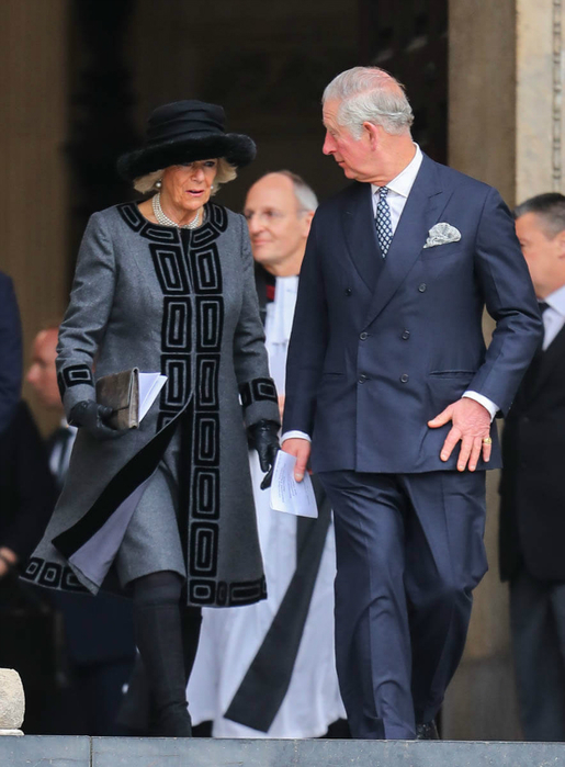 royals-grenfell-14dec17-09 (515x700, 308Kb)