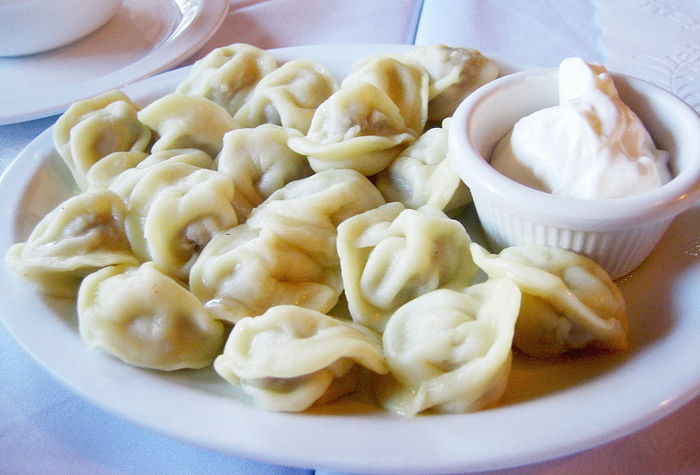 1024px-Pelmeni_Russian (700x475, 53Kb)