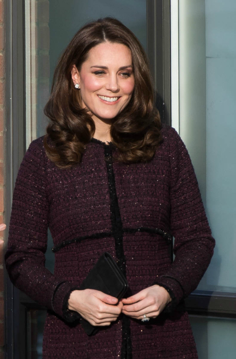 princess-kate-magic-mums-12dec17-03 (461x700, 286Kb)