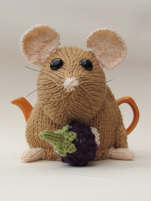 eating-dormouse-teacosy (525x700, 308Kb)