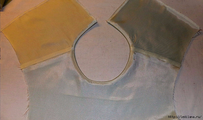 Прямая блузка с воланом на груди 6 (699x415, 236Kb)