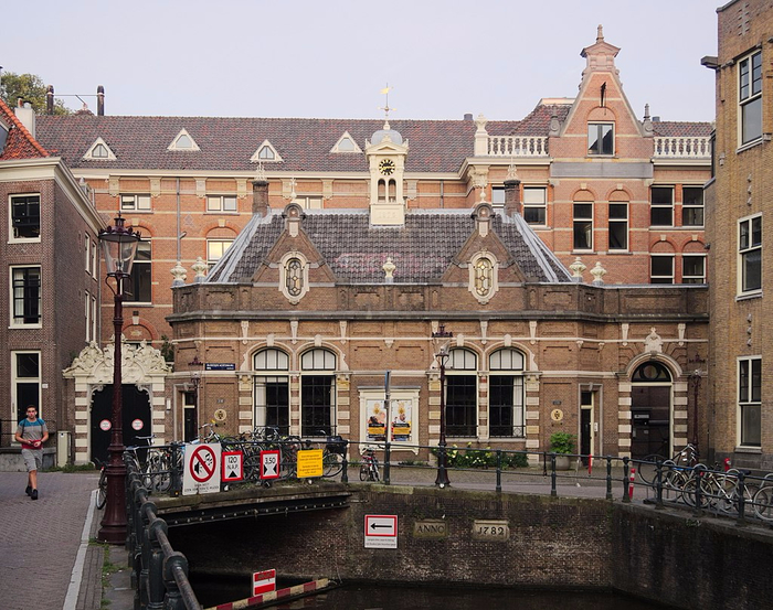 1024px-University_of_Amsterdam_235_2094 (600x453, 455Kb)