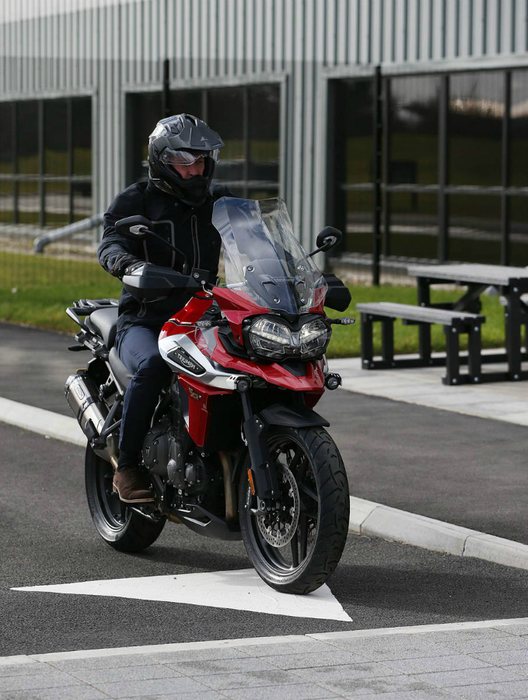 prince-william-motorcycle-21feb18-03 (528x700, 342Kb)