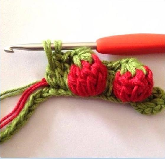 DIYHowto-Crochet-Strawberry-Stitch-Free-Patterns-04 (559x538, 29Kb)