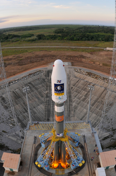 Soyuz VS01 at Launch Pad of Guiana Space Centre in French Guiana (465x700, 433Kb)