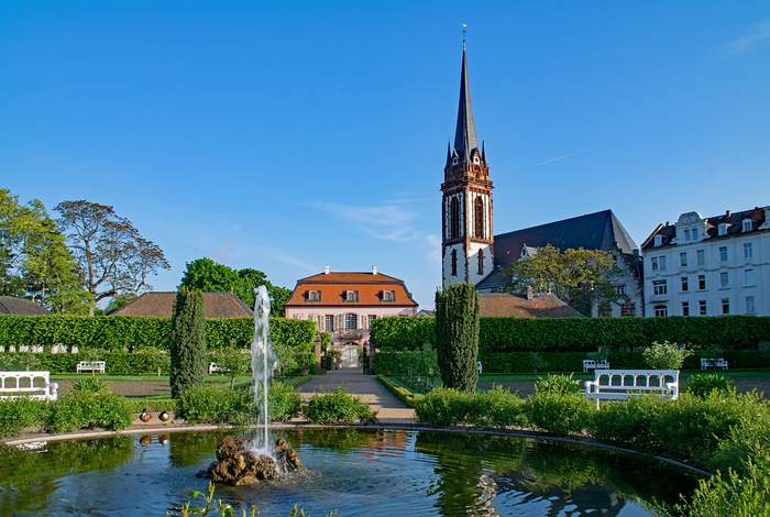 Garden-Germany-Prince-Georgs-garden-Darmstadt-Hesse-2325613 (700x470, 405Kb)