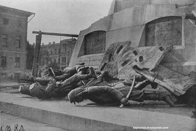 6098670_foto6_Razryshennii_bolshevikami_pamyatnik_Skobelevy (640x428, 76Kb)