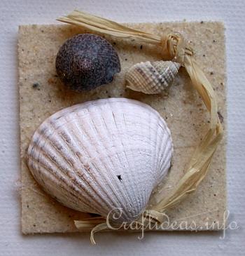 6226115_Summer_Canvas_with_Seashells_Inchies__Detail_2 (350x365, 24Kb)