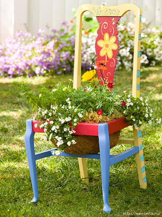 Старые стулья для украшения сада. Идеи (9) (523x700, 353Kb)