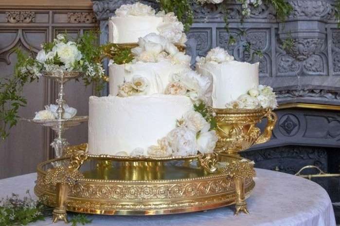 Как свадебный торт принца Гарри и Меган Маркл разрушил королевские традиции