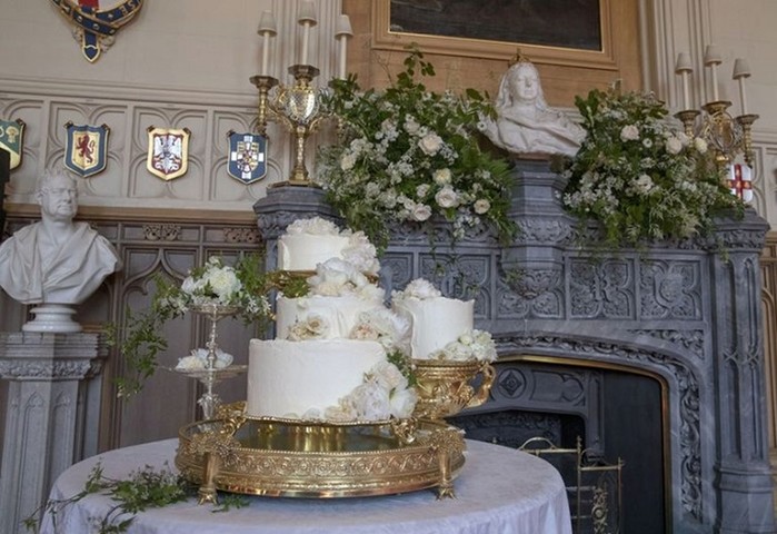 Как свадебный торт принца Гарри и Меган Маркл разрушил королевские традиции