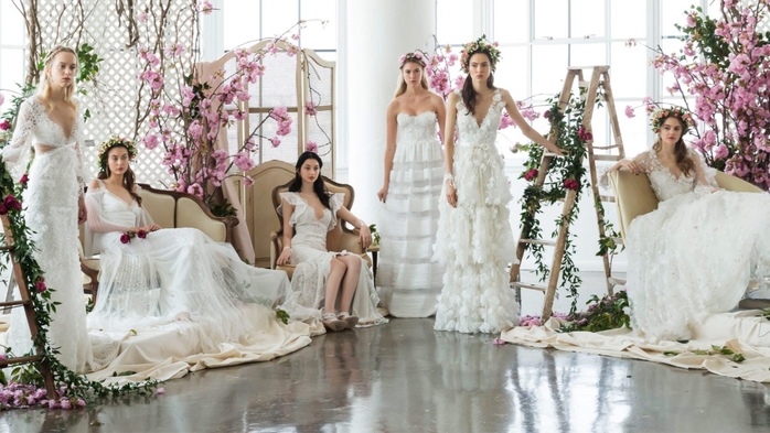 3828407_themostbeautifulweddingdressesfrombridalfashionweekmostbeautifulbr (700x393, 232Kb)