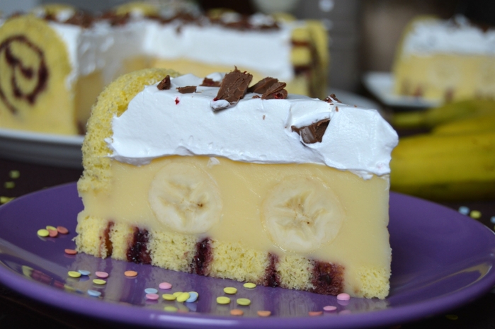 2835299_Neobichnii_tortrylet_s_bananami__vse_bydyt_prosit_recept_etogo_izymitelnogo_tortika_1_ (700x465, 194Kb)