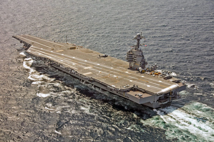 USS-Gerald-R-Ford-at-Sea-800x533 (700x466, 409Kb)