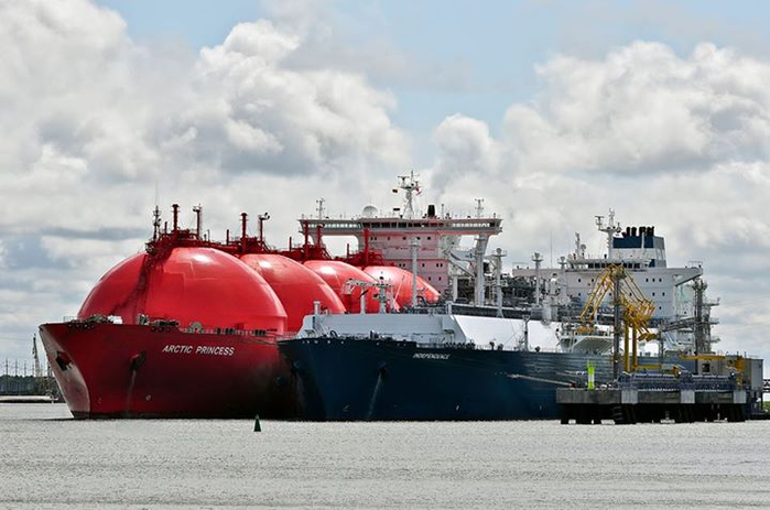 Hoegh-LNG- (700x463, 261Kb)