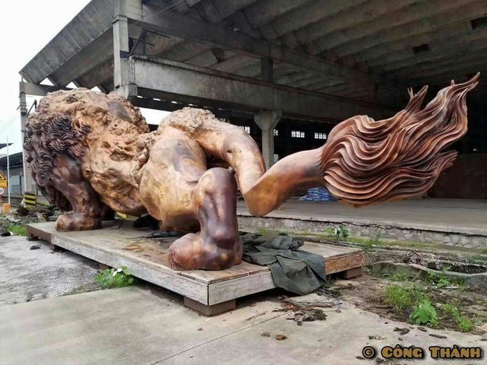 lion-carved-from-single-tree-trunk-by-dengding-rui-yao-1 (700x525, 369Kb)
