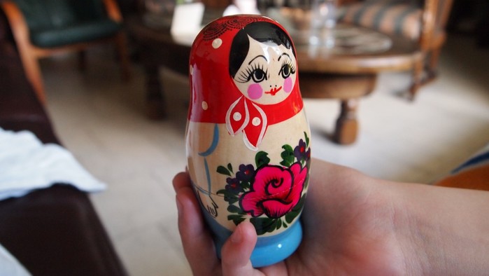 6115586_hand_matryoshka_wood_crafts_stick_man_stick_gift883588_jpgd (700x394, 49Kb)