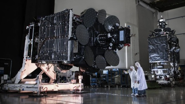 Inmarsat-5-F1-right-and-Inmarsat-A new Inmarsat Global XPress satellite  (643x361, 171Kb)