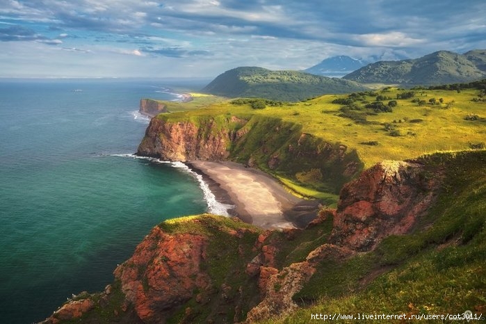 kamchatka-tixij-okean-skaly-gory-plyazh (700x466, 201Kb)