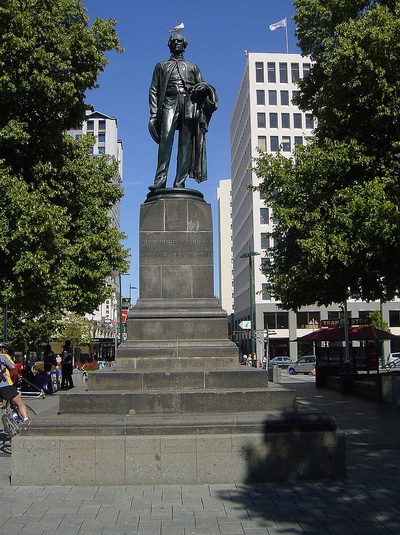 1867 The Godley statue (), Cathedral Square, Christchurch. Canterbury, New Zealand (1814-1861) (400x535, 125Kb)