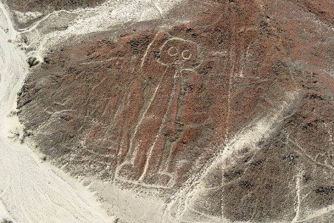 Перуанский дальнобойщик заехал в пустыню Наска и уничтожил древние геоглифы