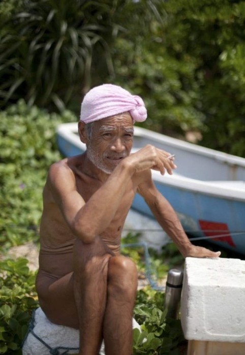 Японский отшельник 30 лет жил голым на острове, но его насильно вернули в цивилизацию