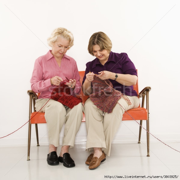 11757_stock-photo-two-women-knitting (600x600, 141Kb)