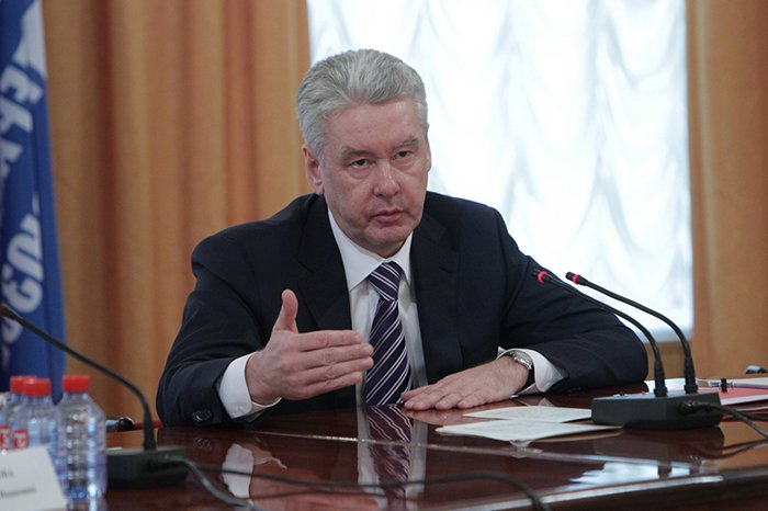 sergey-sobyanin-uslyshal-moskovskiy-miting-protiv-renovacii-76432 (700x466, 185Kb)
