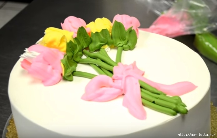 Как украсить торт тюльпанами (2) (696x443, 118Kb)
