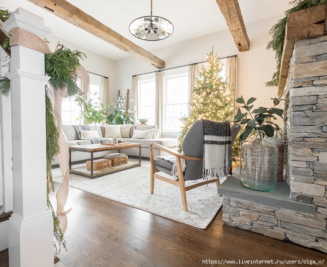 Living-room-ceiling-beams-and-stone-fireplace-Combination-of-natural-stone-and-reclaimed-wood-Living-room-livingroom-beams-stone (660x539, 335Kb)