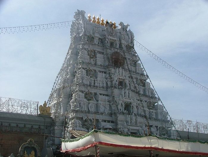 800px-Tirumala_temple (700x527, 66Kb)