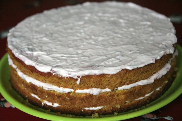 Малиновый торт с йогуртом и орехами12 (700x466, 469Kb)