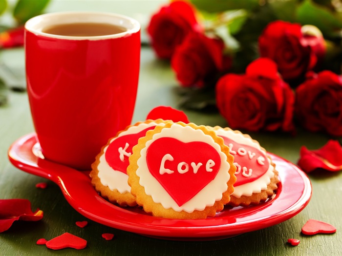 Love-heart-cookies-flowers-roses-cup-tea_1024x768 (700x525, 97Kb)