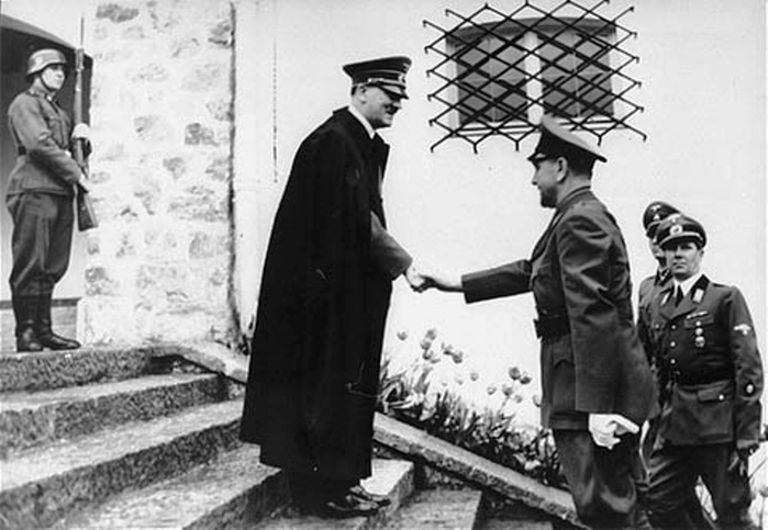 Adolf_Hitler_meets_Ante_Pavelić.1941 (700x483, 179Kb)