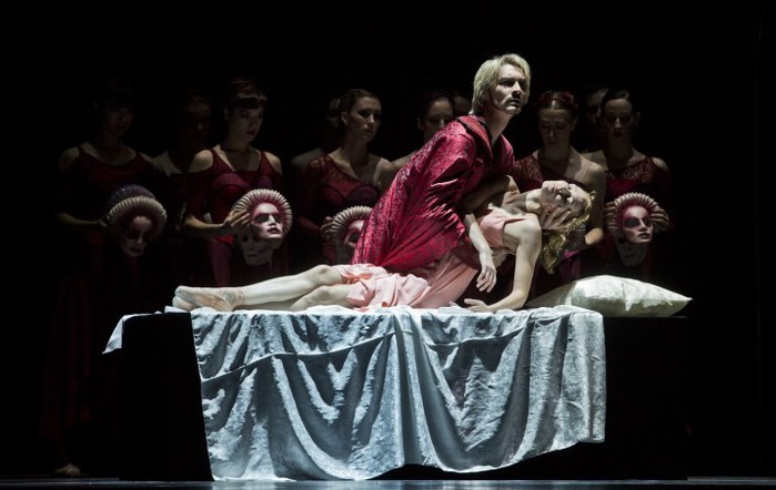 85644Romeo-and-Juliet3 (700x442, 62Kb)